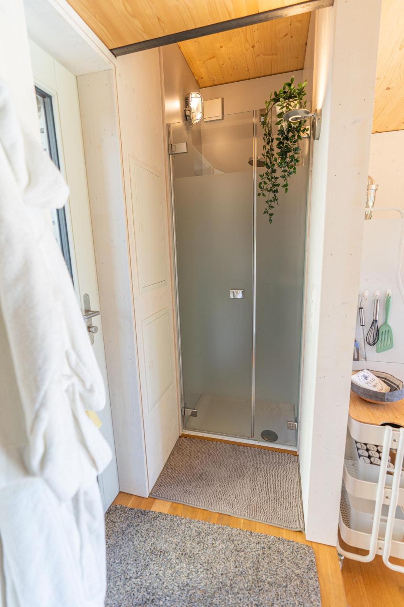 Tiny House Chez Claudine - Relaxen, Workspace, Naehe Thermen, Netflix, Free Parking & Wifi Brugg (Aargau) Exterior foto